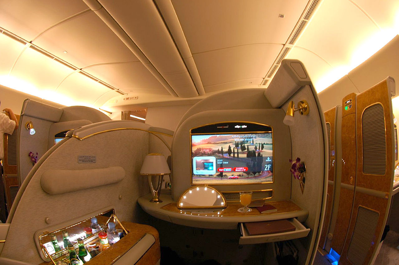 Illustration for article titled Here's Why a Single Airplane Seat Can Cost Airlines $300,000